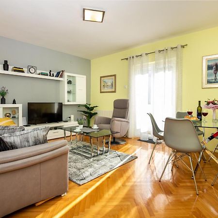 Apartment Fortunella Split Exteriör bild