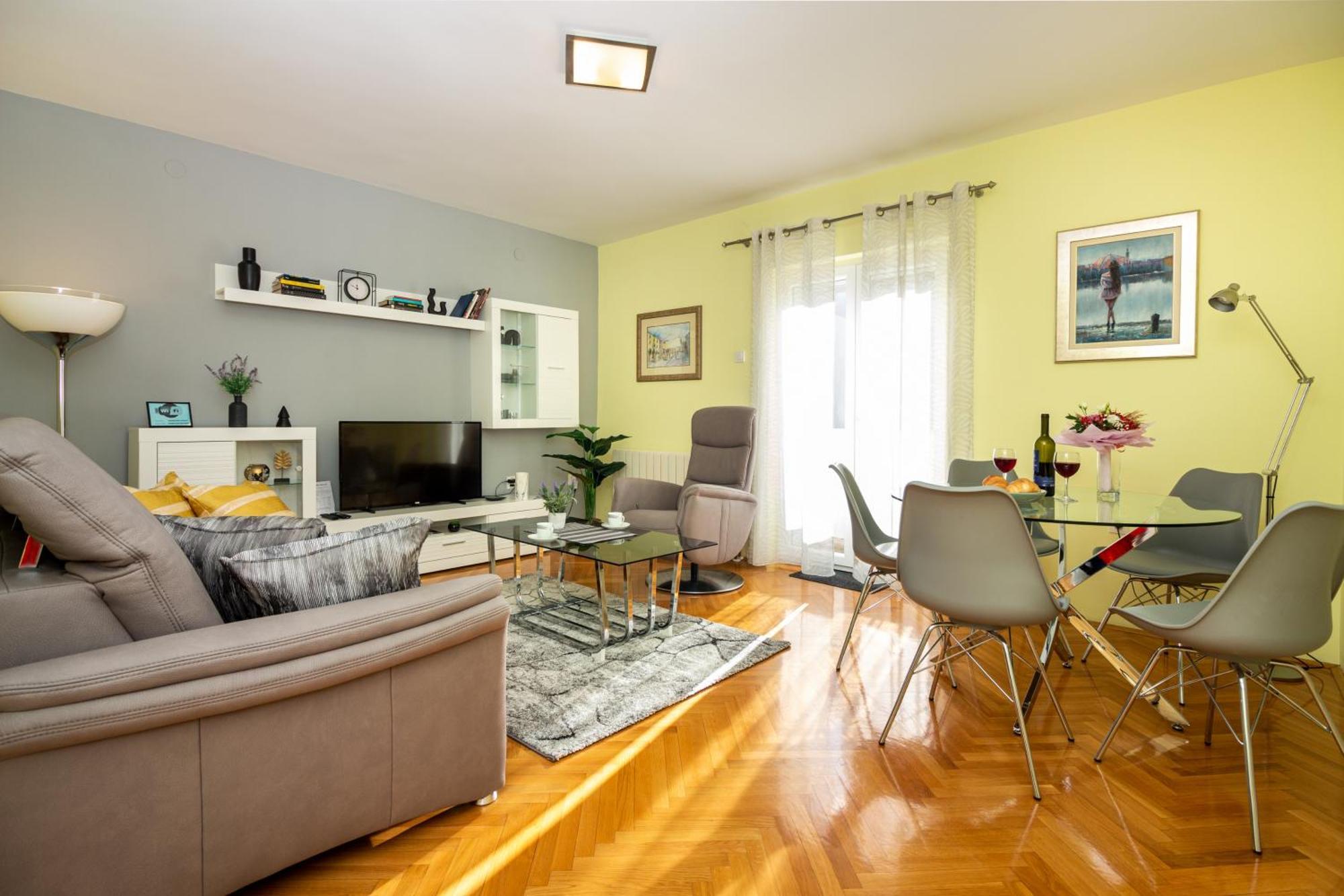 Apartment Fortunella Split Exteriör bild